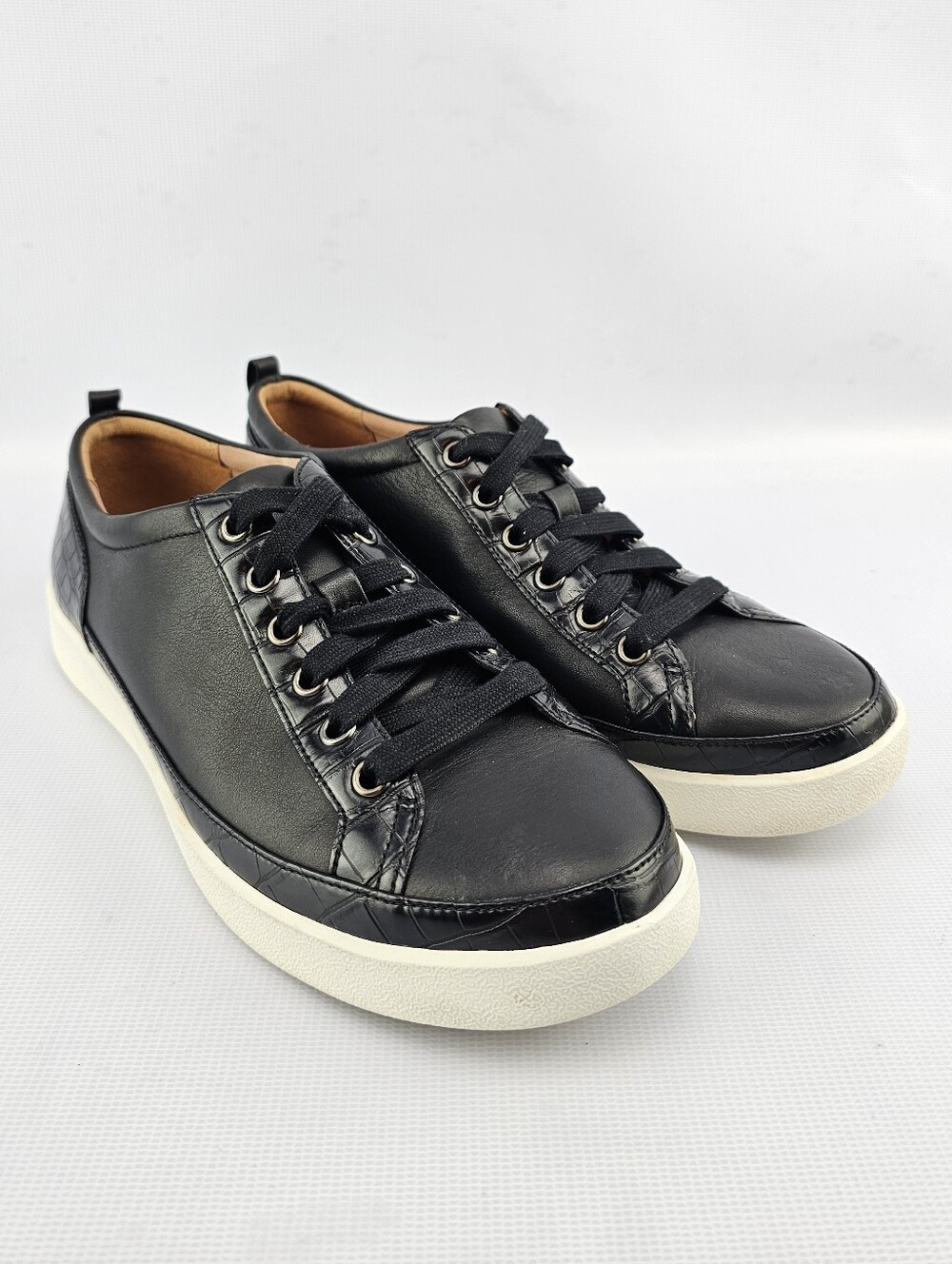 Vionic Women's Winny Leather Orthodic Sneaker Classic Lace Black White Size 9.5